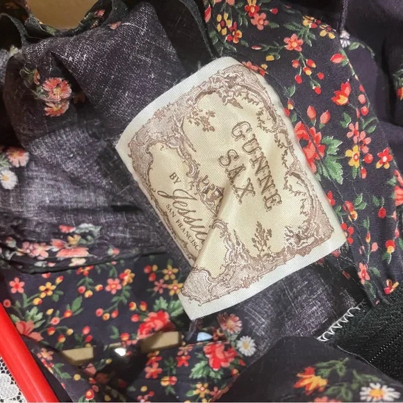 Beautiful Gunne Sax Floral Dress with Red and White Accents - Picture 6 of 9